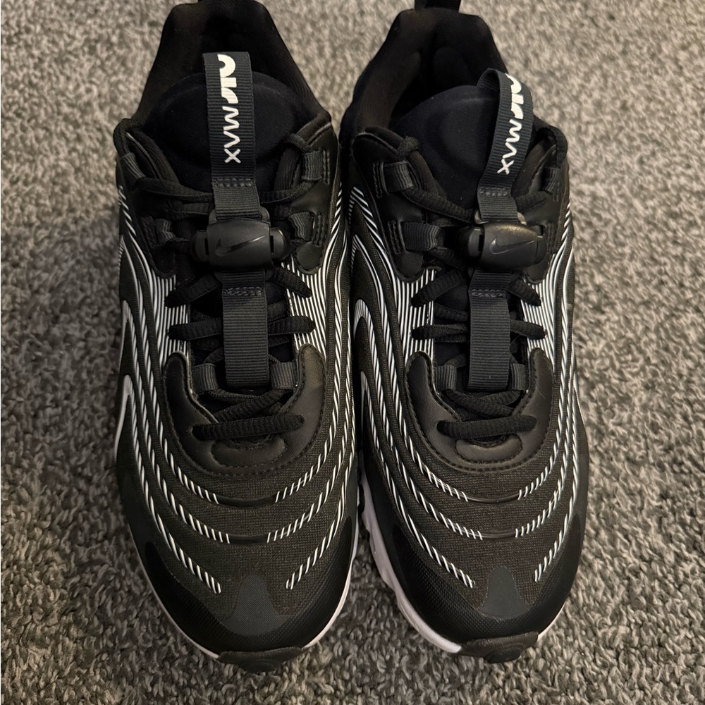 Nike Air Max Black and White Athletic Shoes - Picture 2 of 3